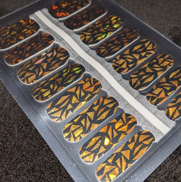 Last chance! Shards of Gold Nails at Play Nail Wraps Manicure Stickers - Picture 5 of 12